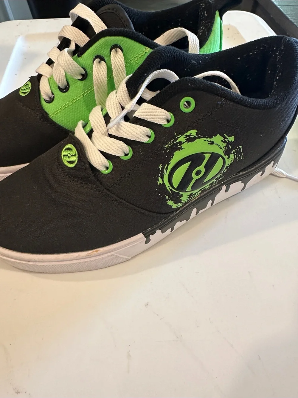 Heelys Black and Green Kids Skate Sneakers with White Laces